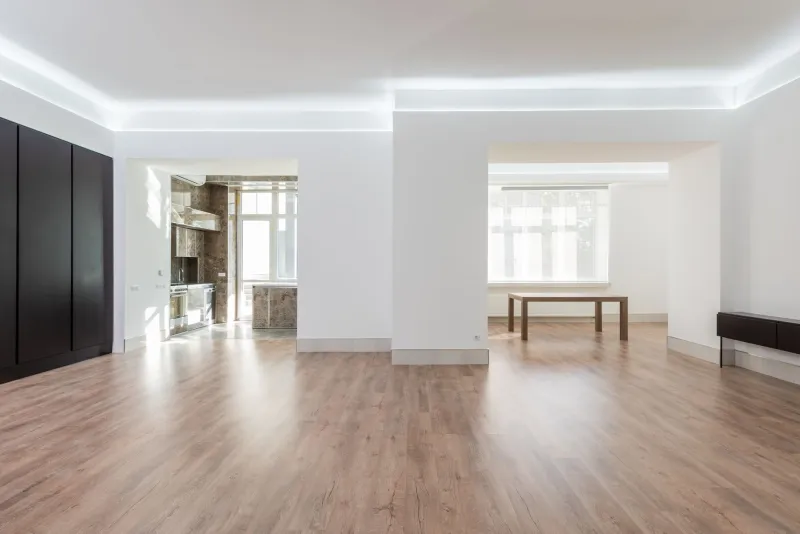 The Compression Illusion: When Minimalist Luxury Homes Feel Smaller Than Their Floor Plans Promise